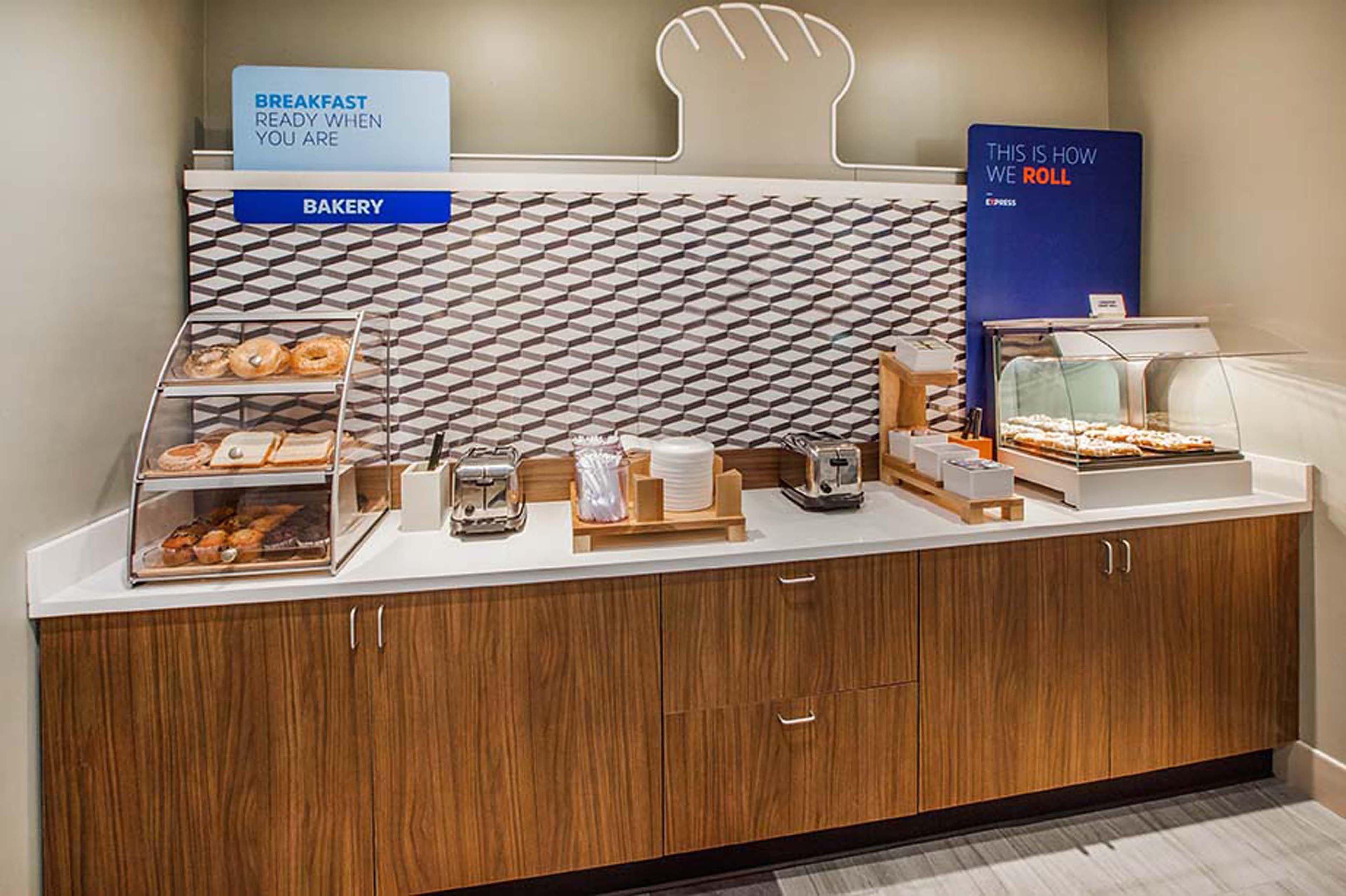 Holiday Inn Express & Suites Ithaca By Ihg Екстериор снимка